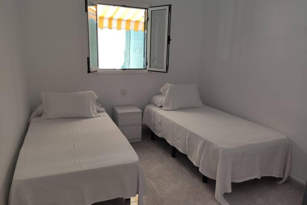 מספאלומס 1 Bedroom Bungalow Next Yumbo Center מראה חיצוני תמונה